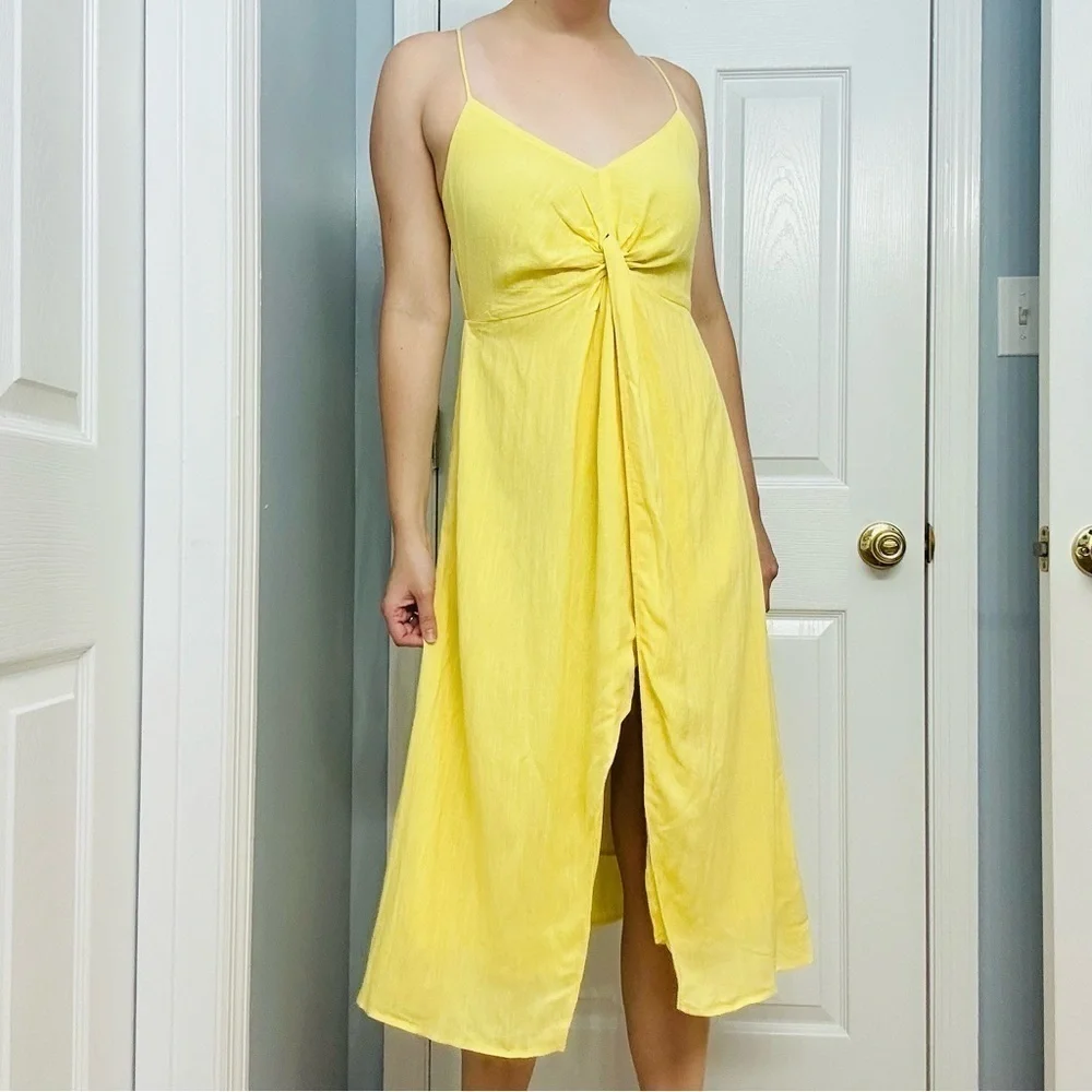 Line and Dot revolve yellow